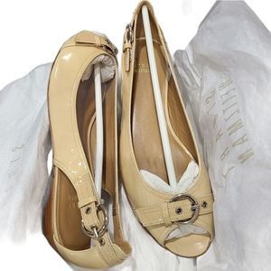 Stuart Weitzman Beige Chitchat Flats